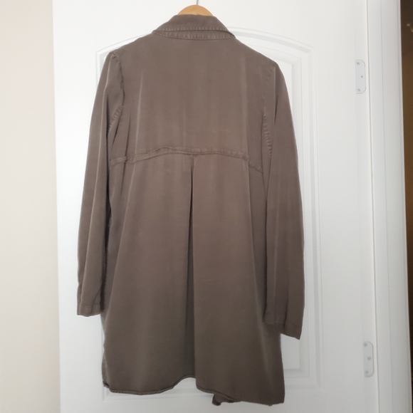 ๐ฒ Tentree Women's Echo Lightweight Tencel Jacket in Olive, Large - Picture 6 of 11